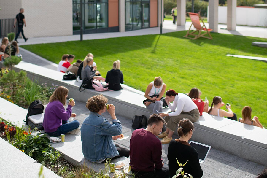 Cuộc sống tại Liverpool và Liverpool John Moores University