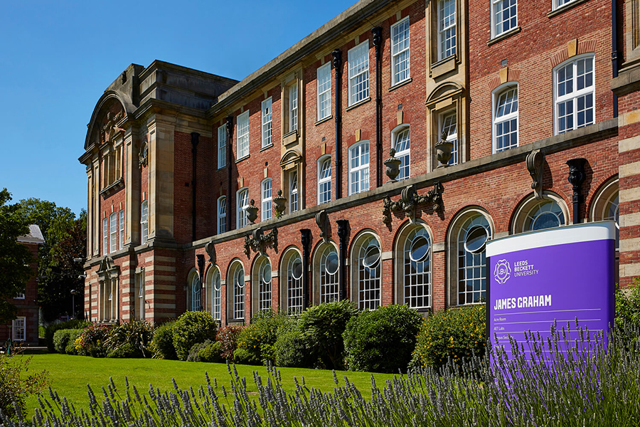 Giới thiệu tổng quan về Leeds Beckett University