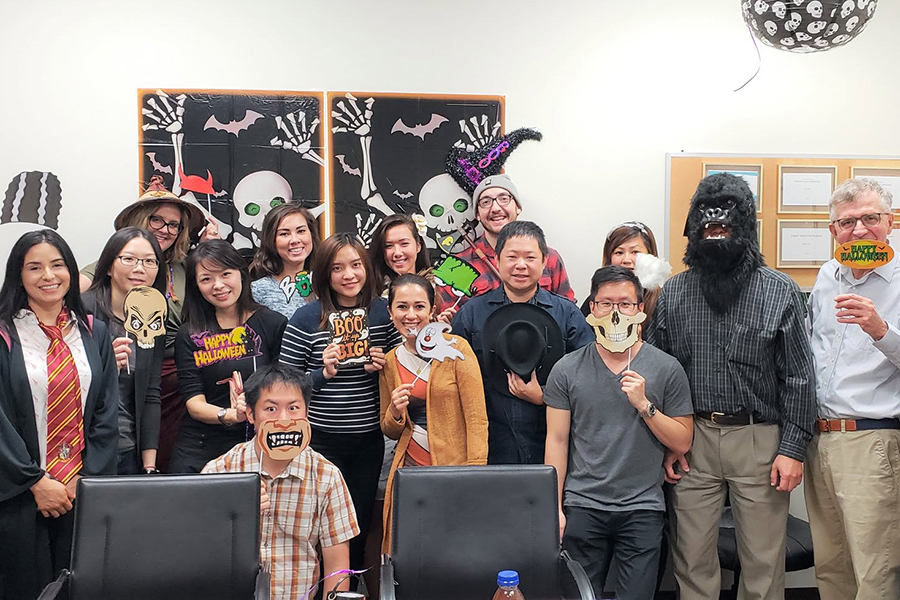 Cuộc Sống Tại Irvine Và Virscend University