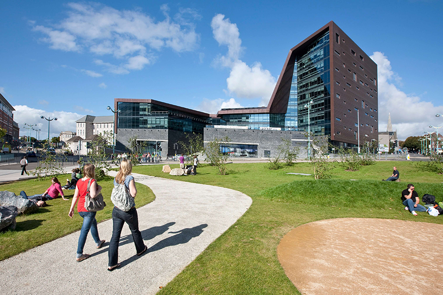 Cuộc sống tại Plymouth và University of Plymouth