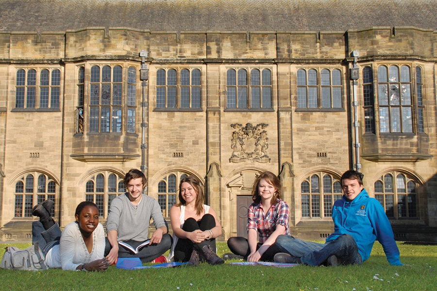 Cuộc sống tại Bangor và Bangor University
