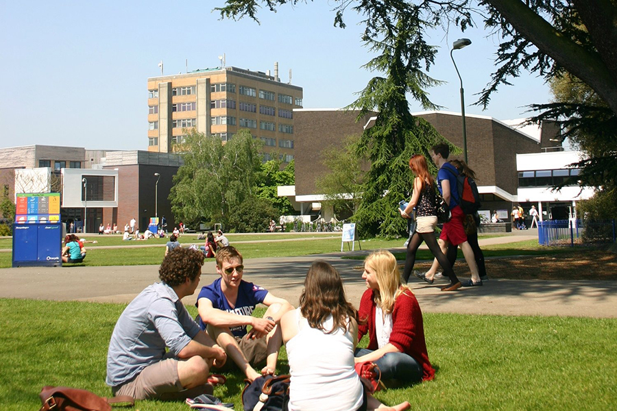 Cuộc sống tại Reading và University of Reading