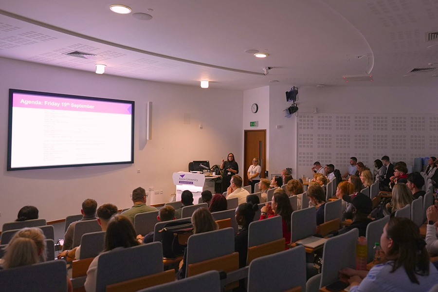 Chương trình học tại Aston University